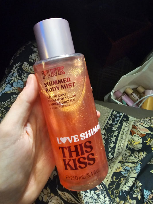 This kiss love shimmer
